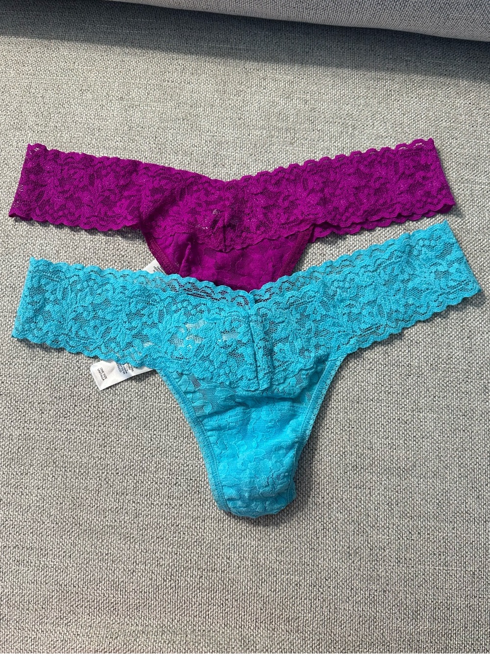 Hanky Panky Signature Lace Low Rise Thongs